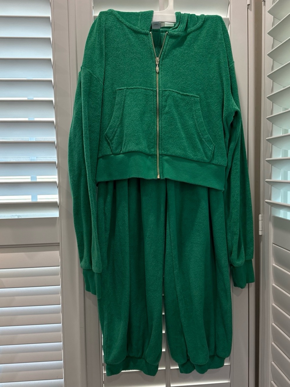 Old Navy Kelly Green Hoodie & Pants